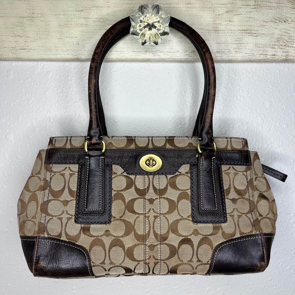 Coach Signature Hampton Shoulder Bag